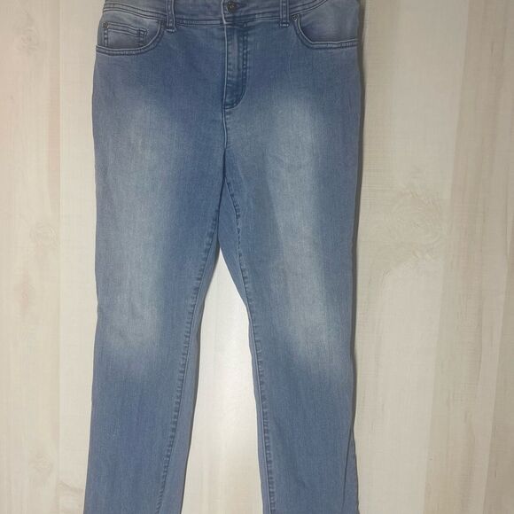 Chicos straight leg denim jeans size 1 short, size 8 - Picture 3 of 9